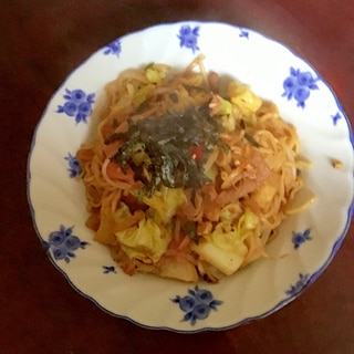 豚コマとキャベツとモヤシの芳醇焼きそば。